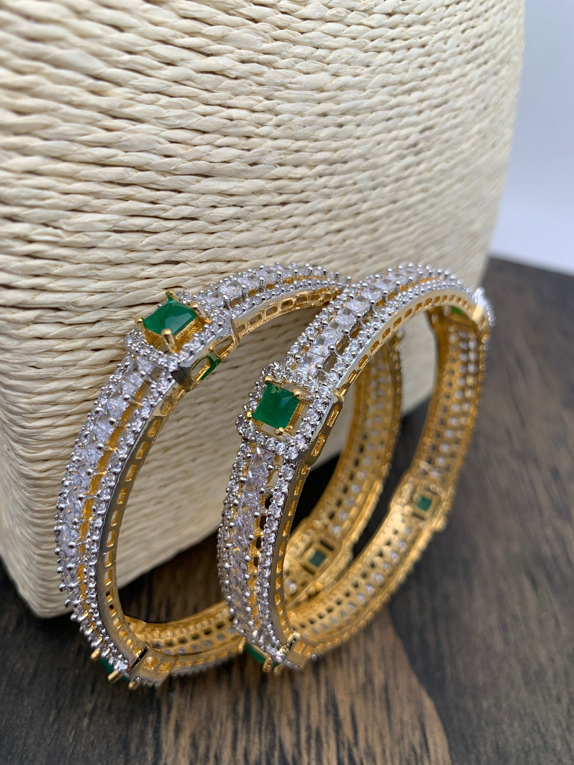 AD Emerald Green Stone Broad Bangles