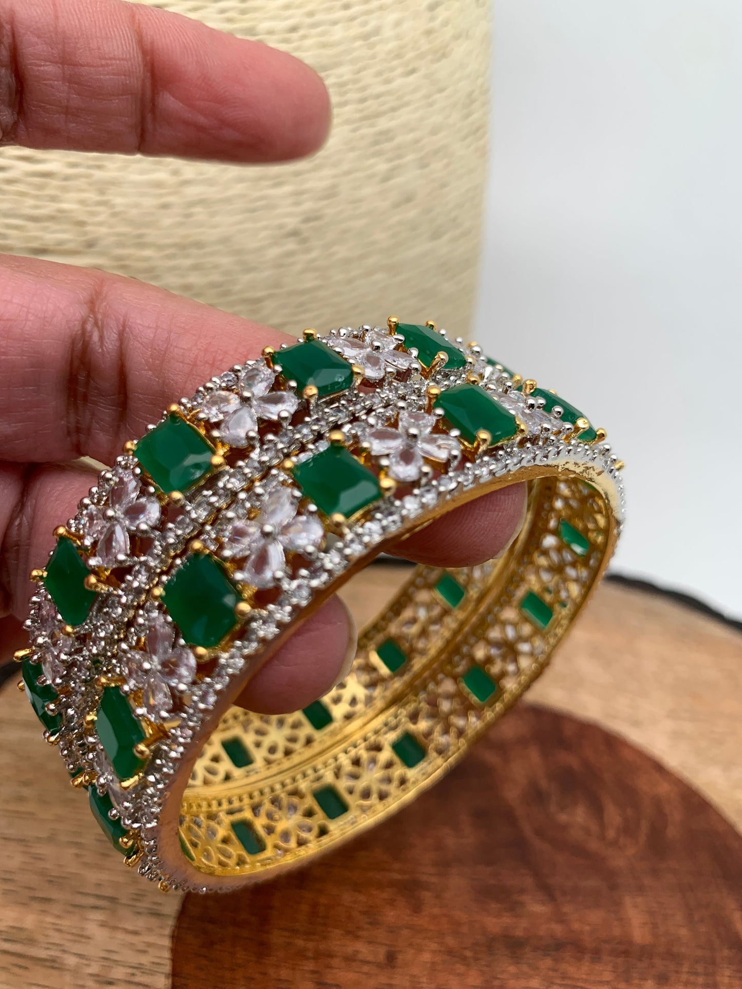 AD Emerald Green Stone Bangles