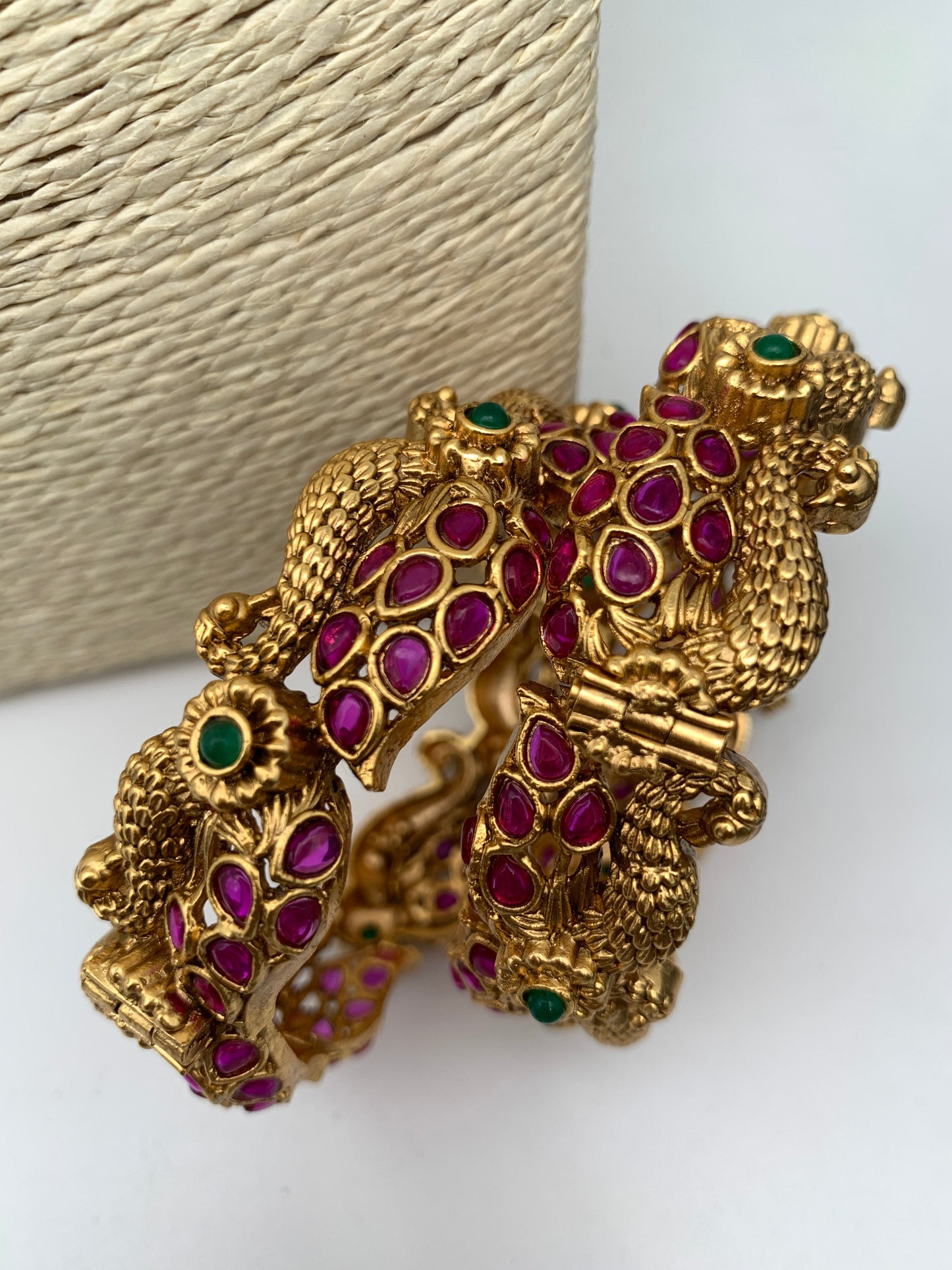 Peacock Red Kemp Openable Bangles