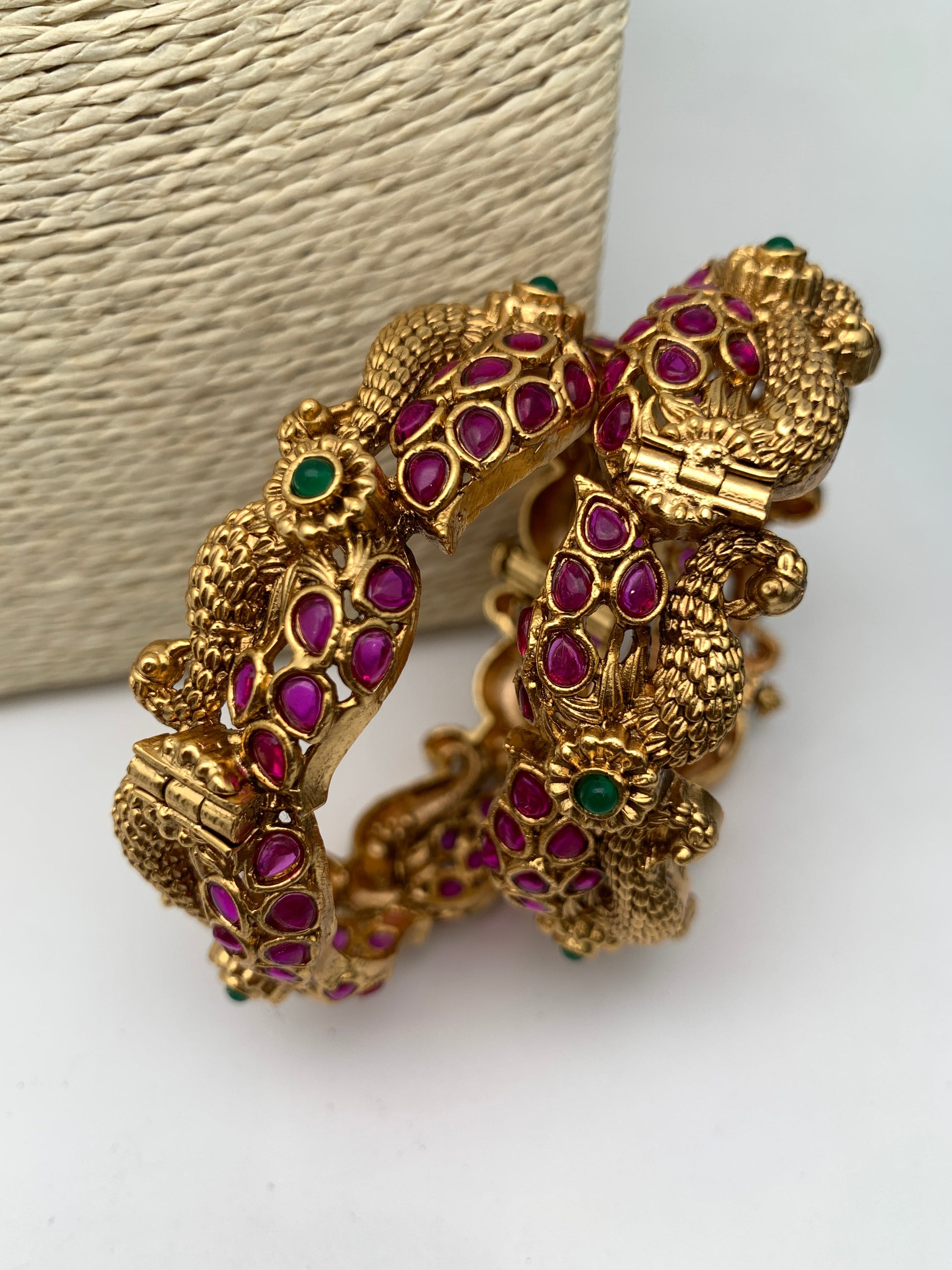 Peacock Red Kemp Openable Bangles