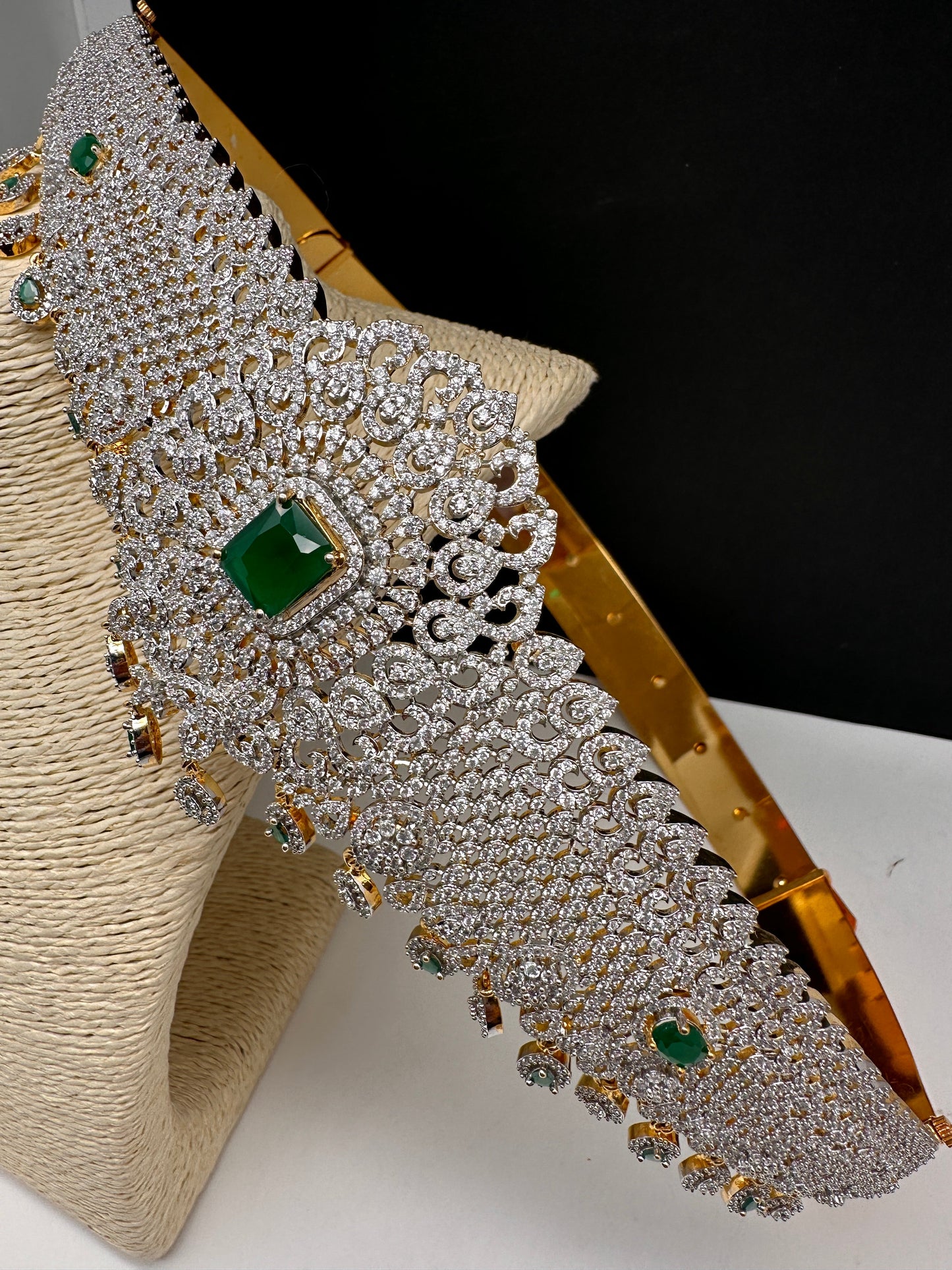 AD Diamond Finish Emerald Green Stone Hip Belt Kamarbandh