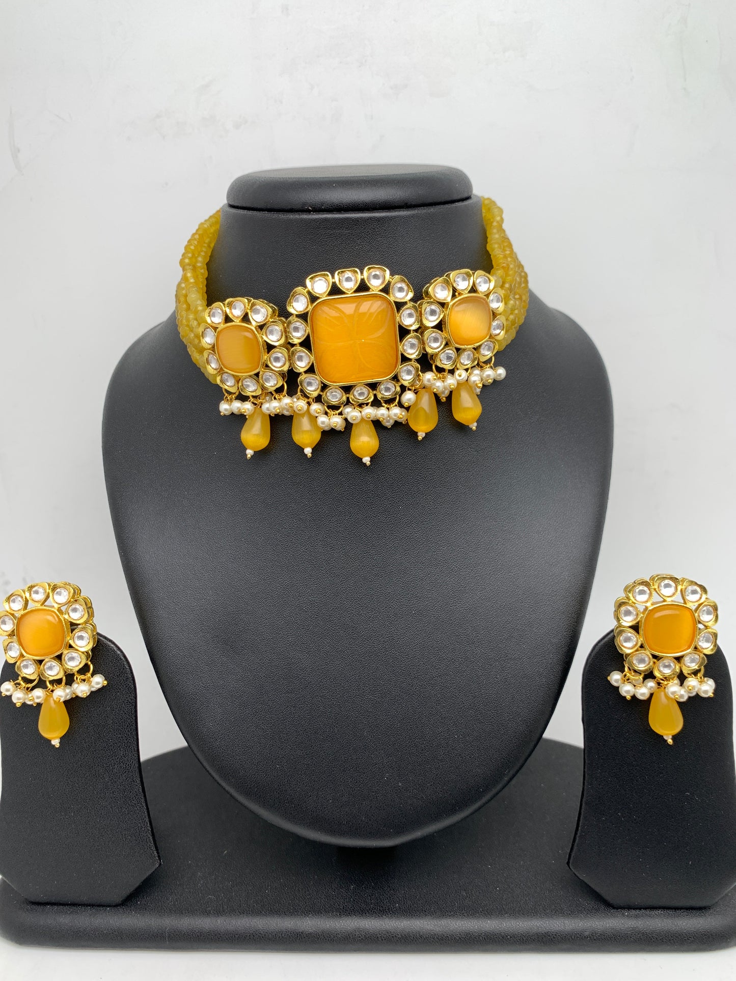 Yellow Stone Yellow Beads Choker