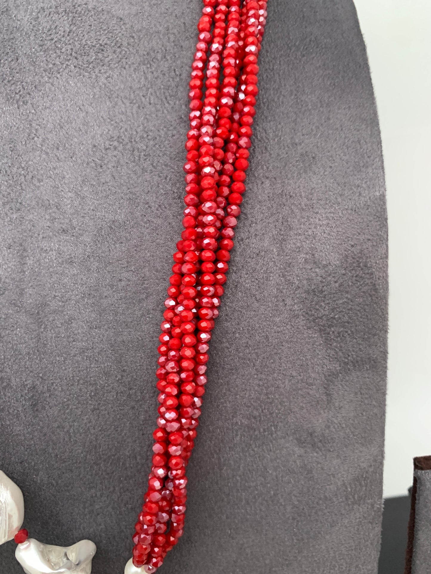 AD Blue Stone Black Stone Detachable Pendent Red Beads Mother Of Pearls Mala