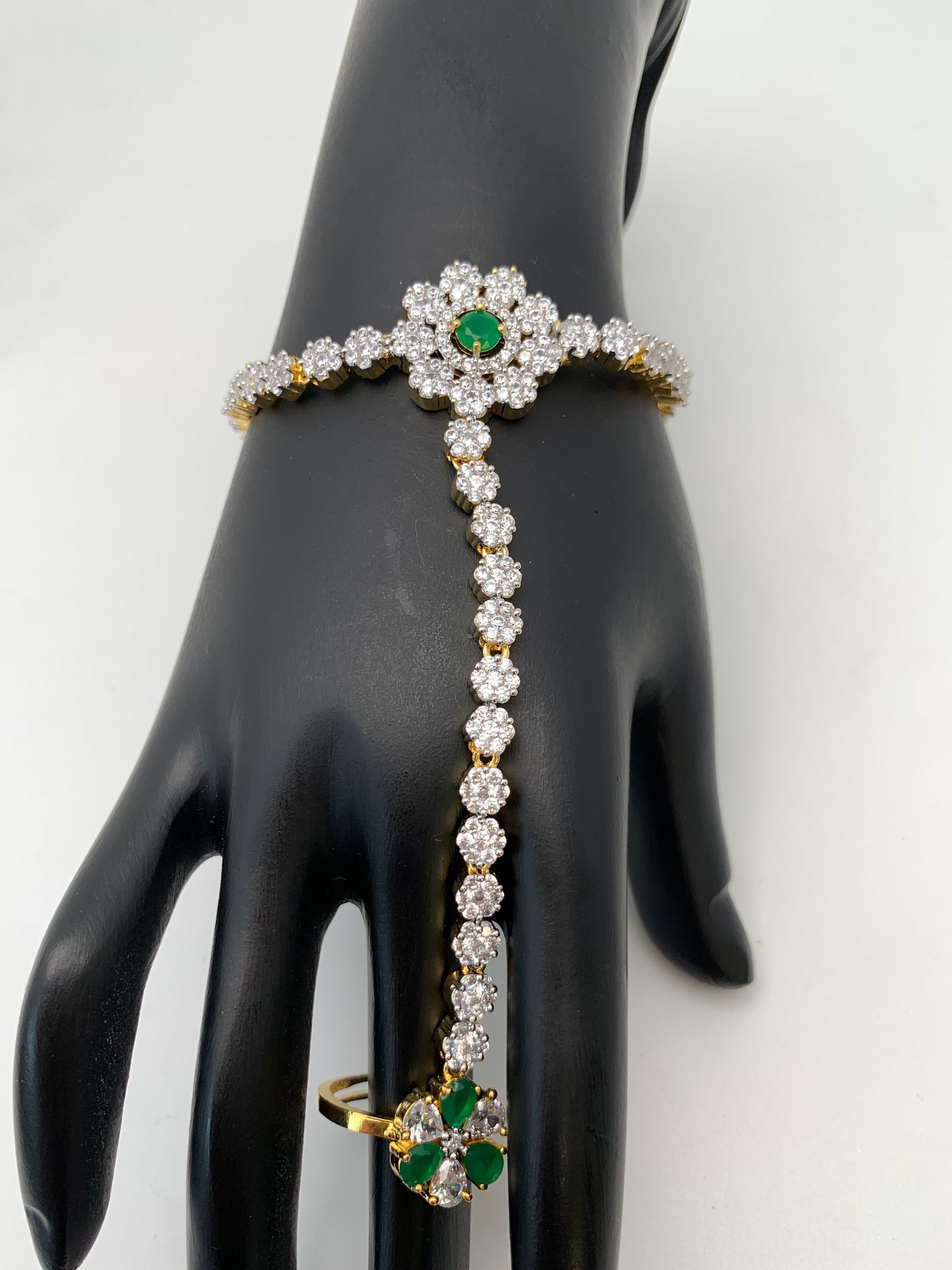 AD Emerald Green Stone Haath Phool