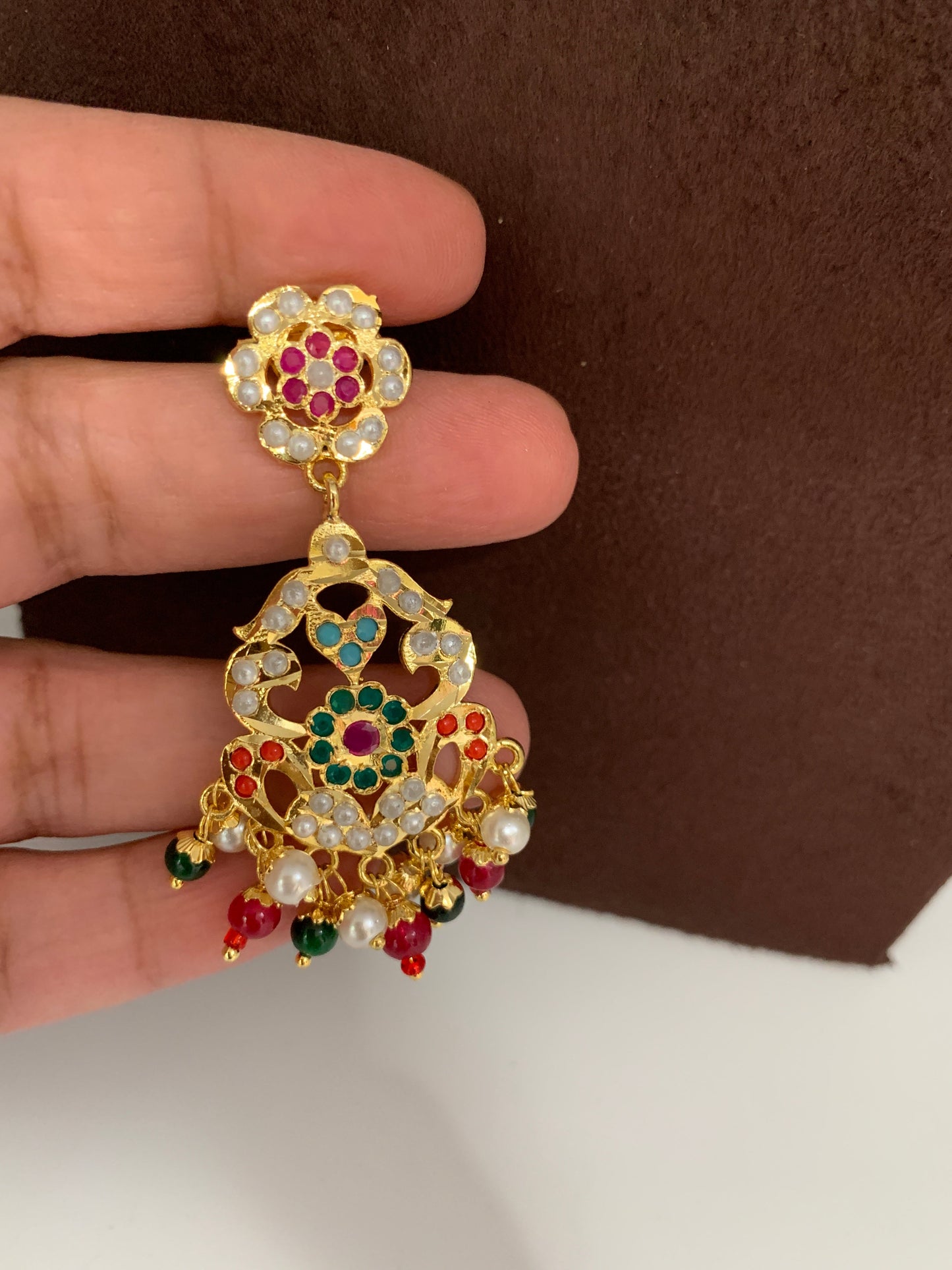 Hyderabadi Jadau Navratan Short Necklace