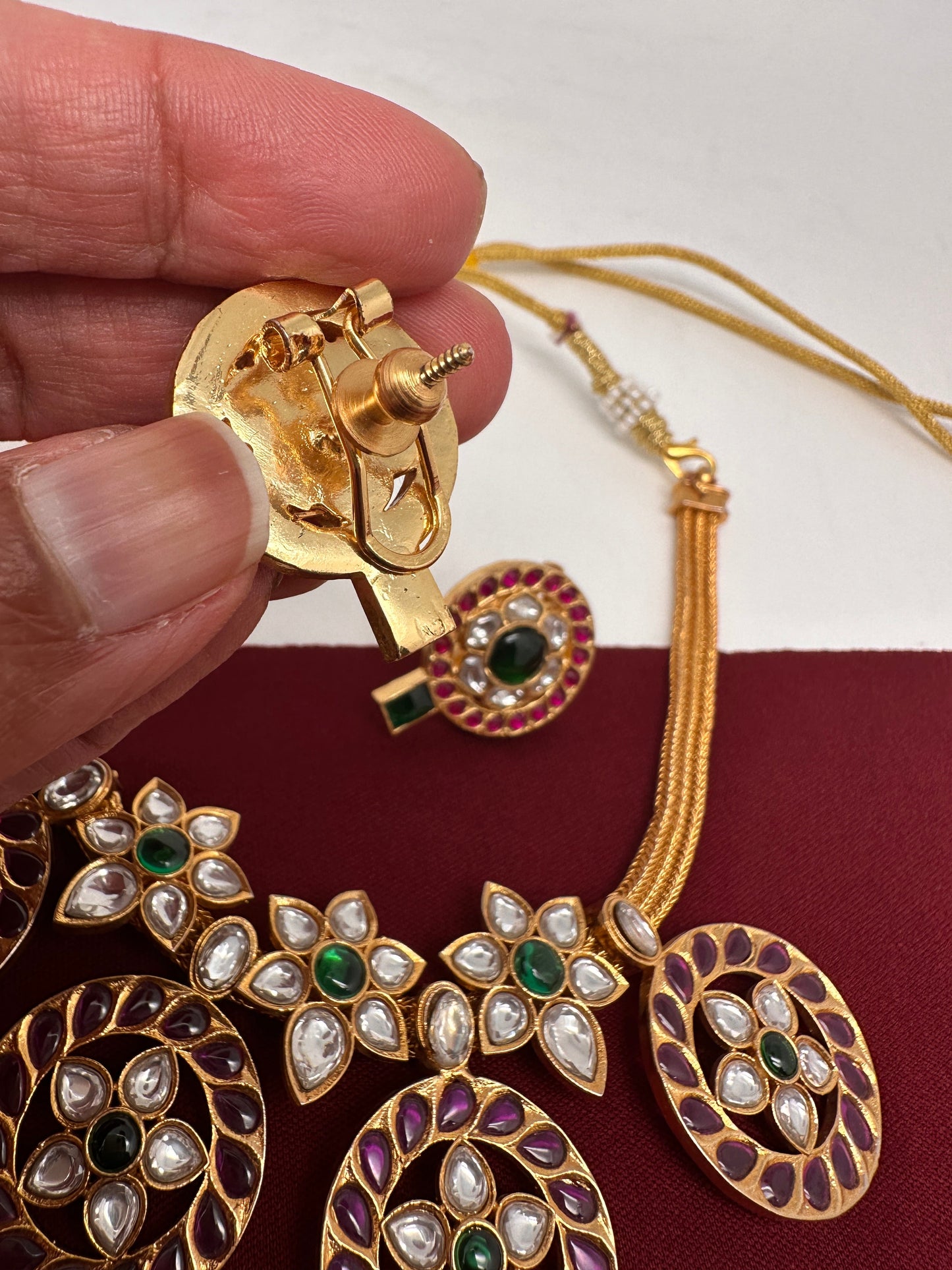 Simple Jadau Kundan Short Necklace