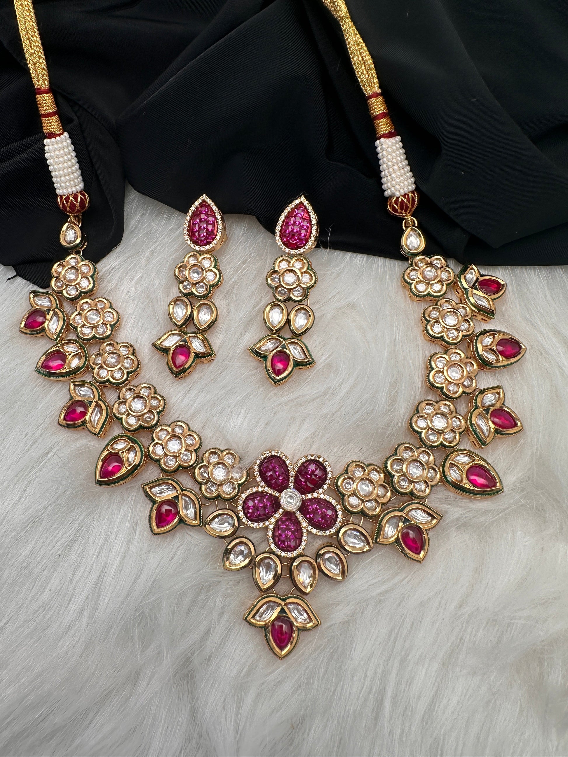 Kundan Floral Short Necklace