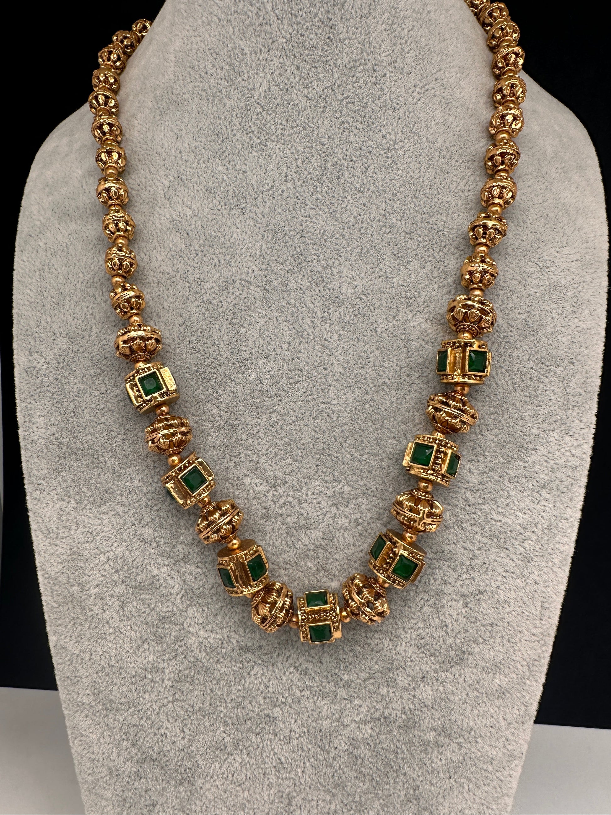 Golden Nakshi Balls Color Stone Necklace - Green