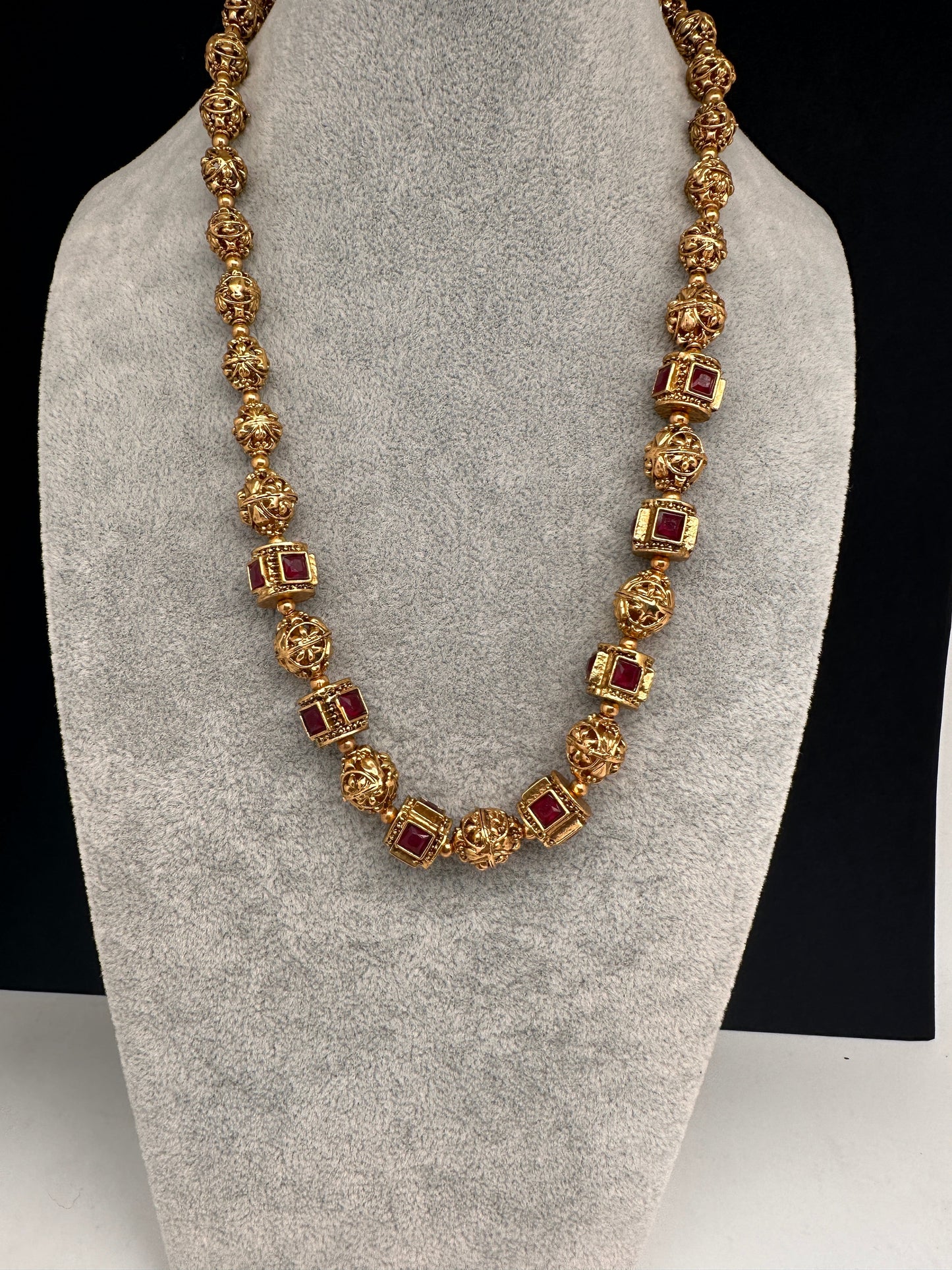 Golden Nakshi Balls Color Stone Necklace - Red