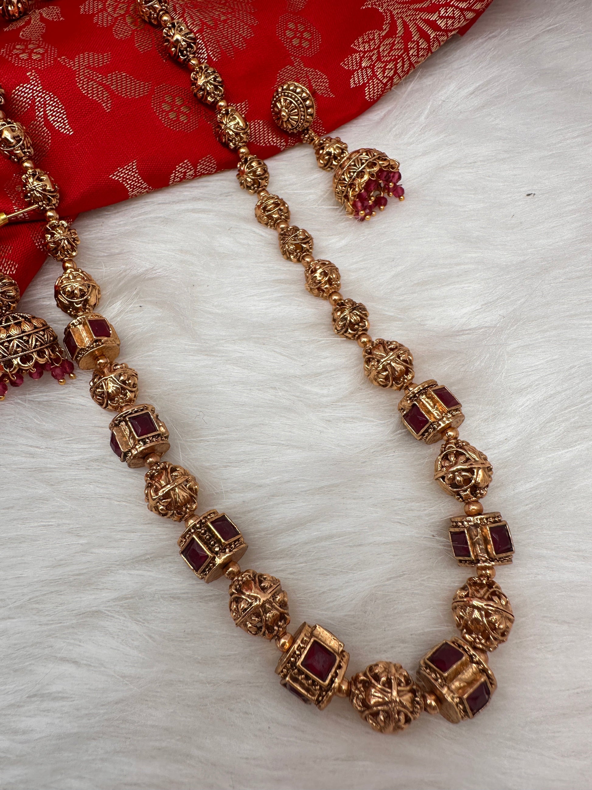 Golden Nakshi Balls Color Stone Necklace - Red