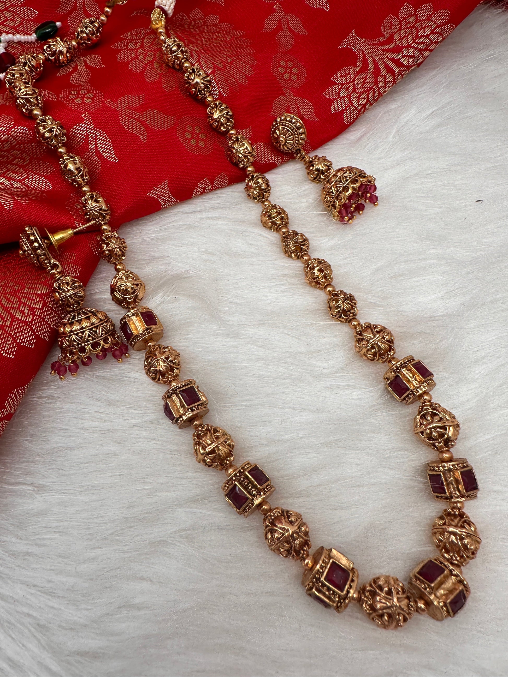 Golden Nakshi Balls Color Stone Necklace - Red