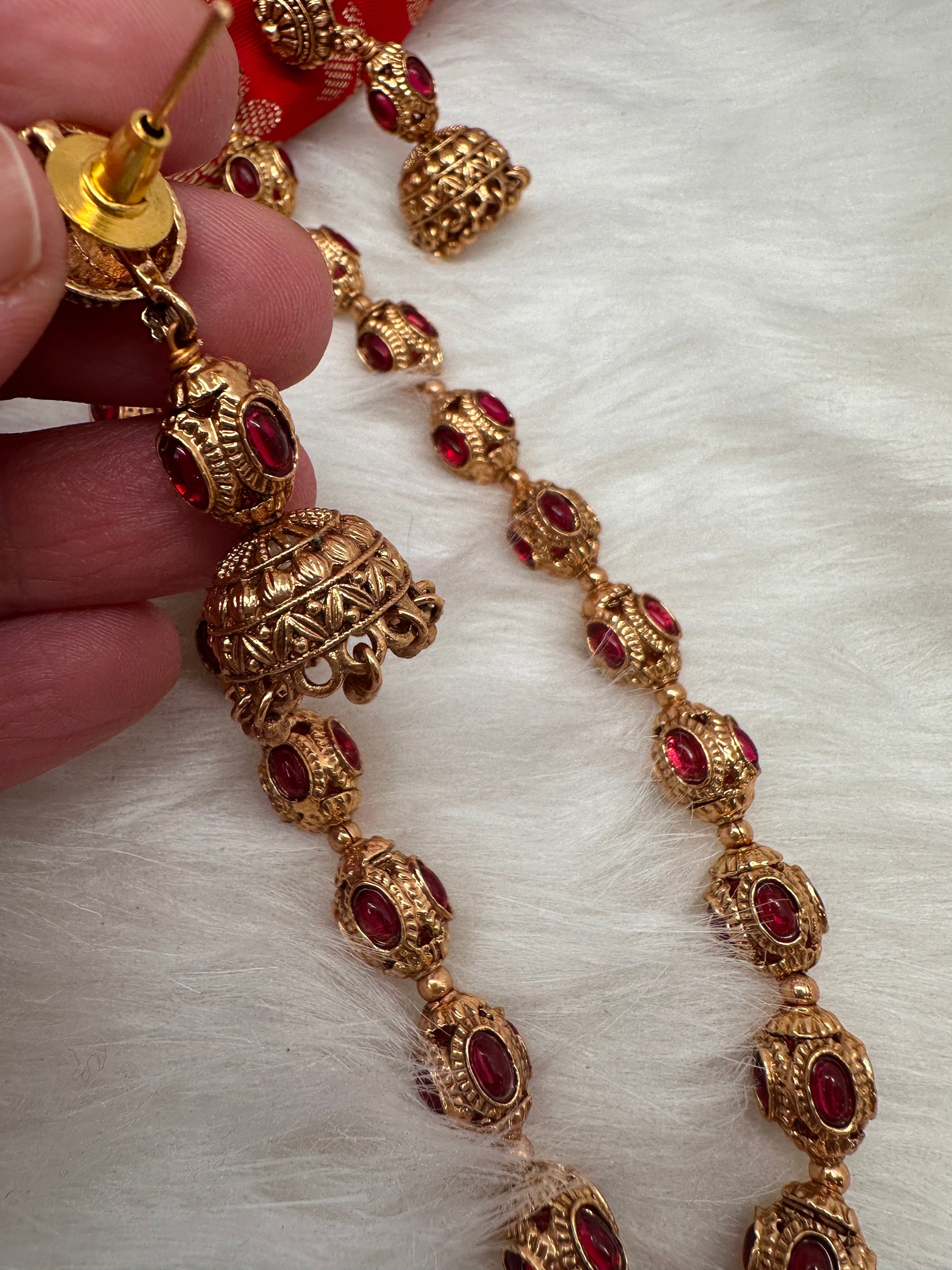 Golden Nakshi Balls Color Stone Necklace - Red