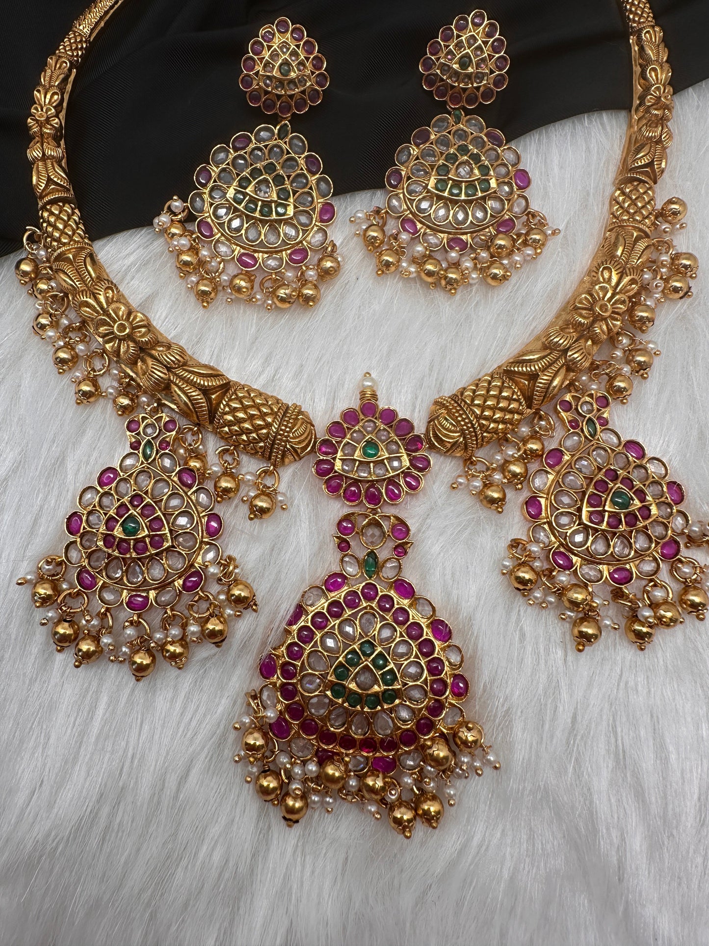 Kanthi Style CZ Red Stone Short Nakshi Necklace Set