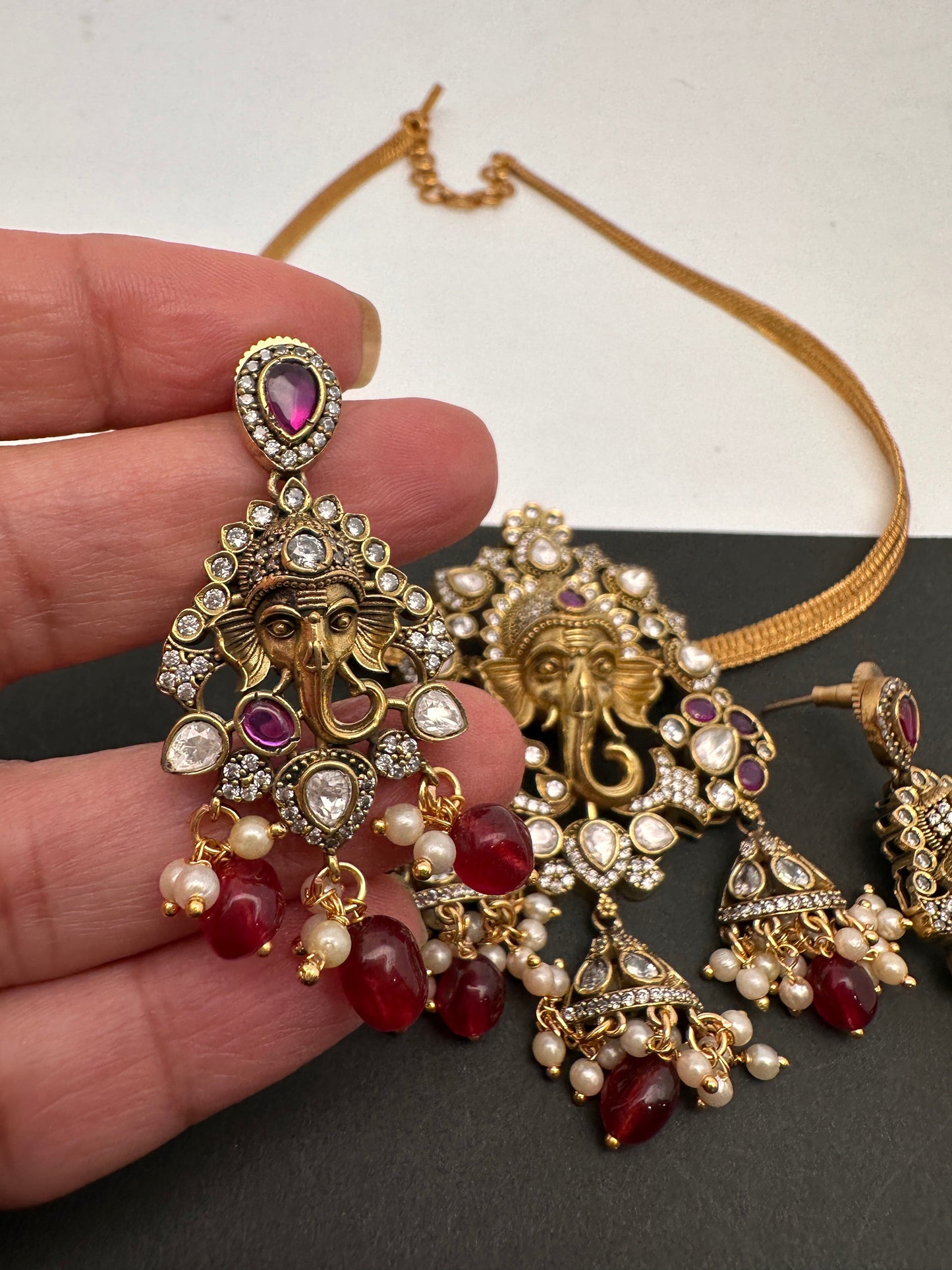 Ganesha Nakshi Color Stone Kundan Victorian Mehndi Finish Pendent Set - Red