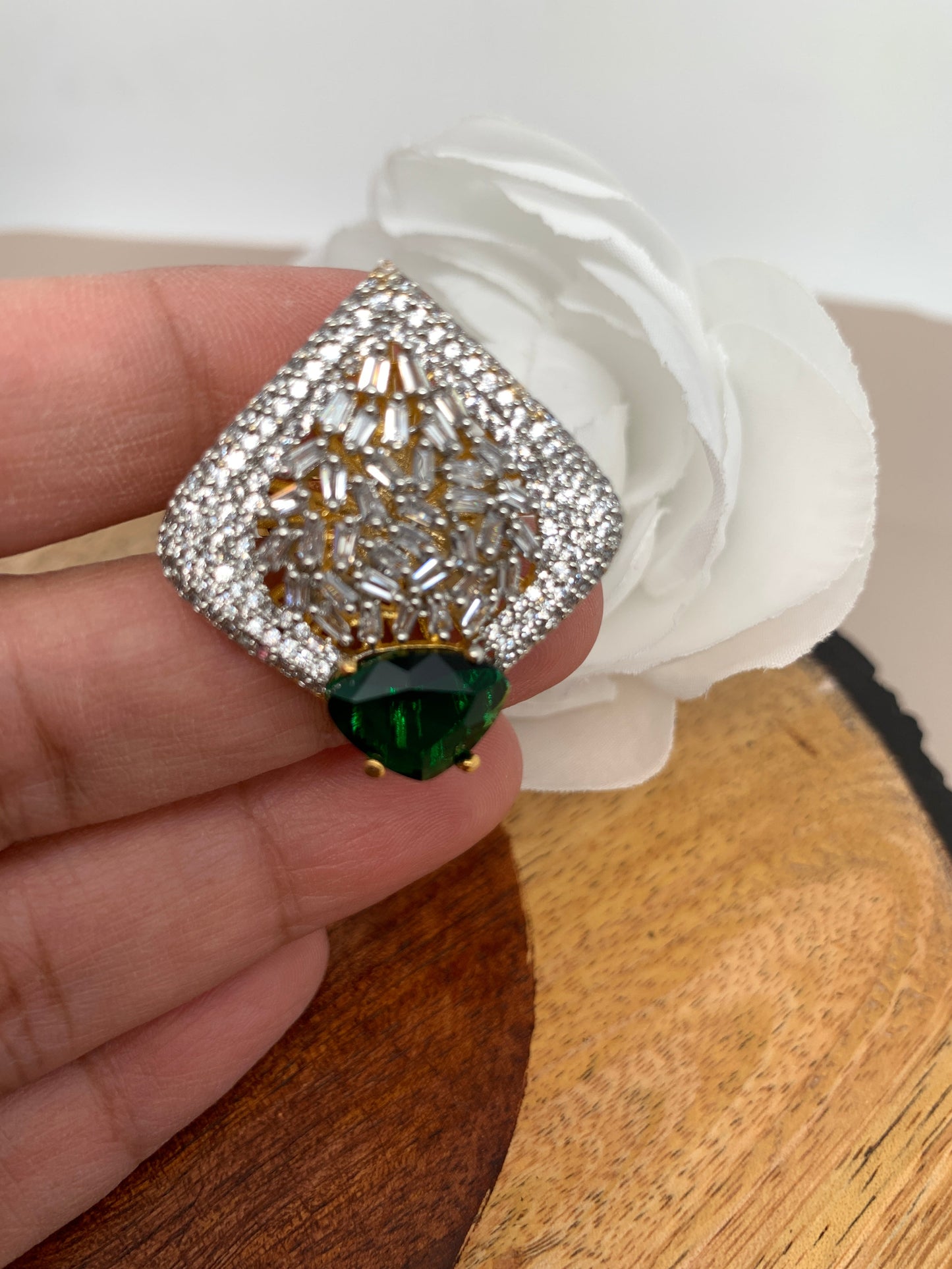 AD Emrald Green Stone Diamond Shape Ring