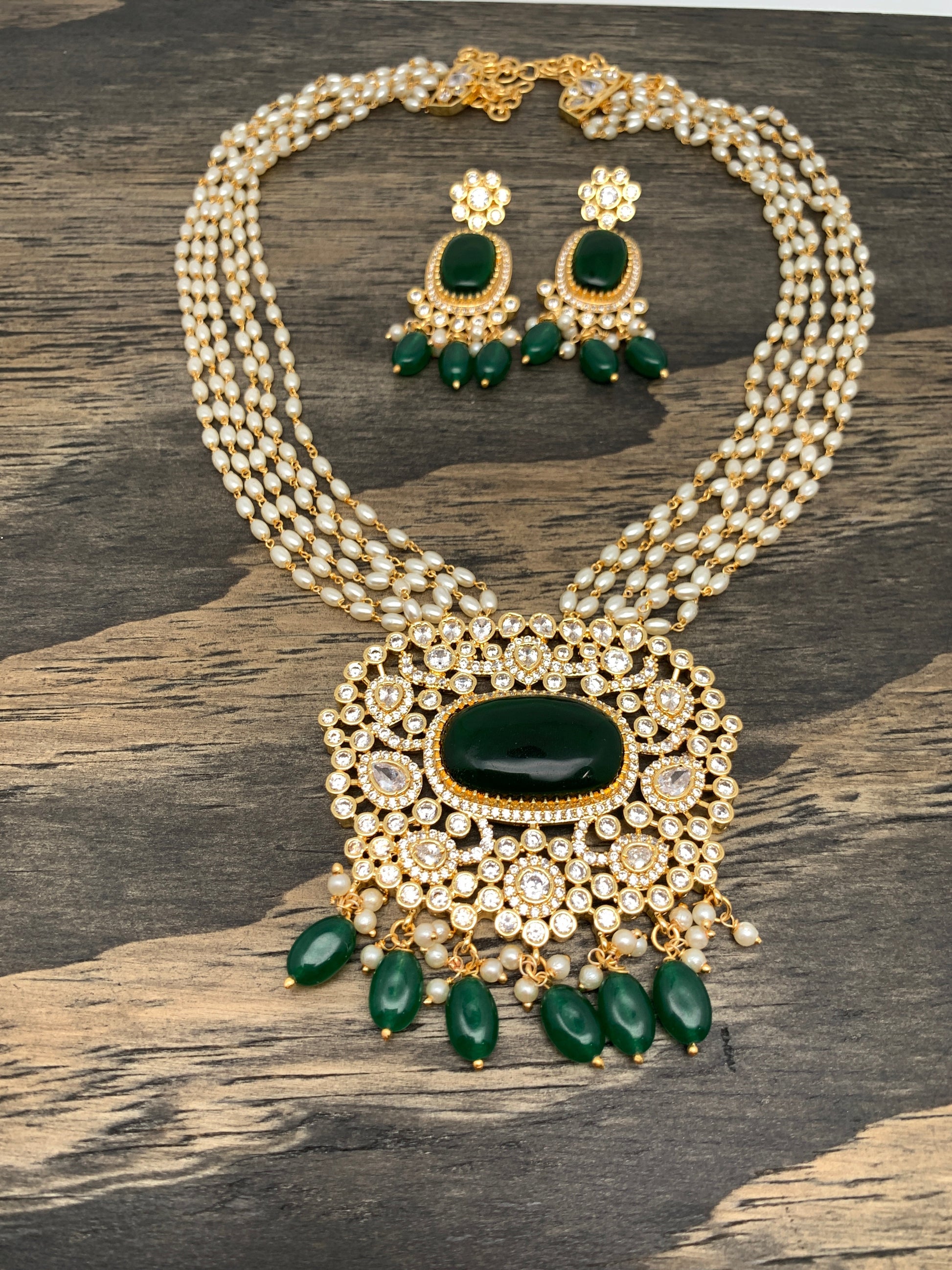 Elegant Green Monalisa Beads Choker Set – Zevar