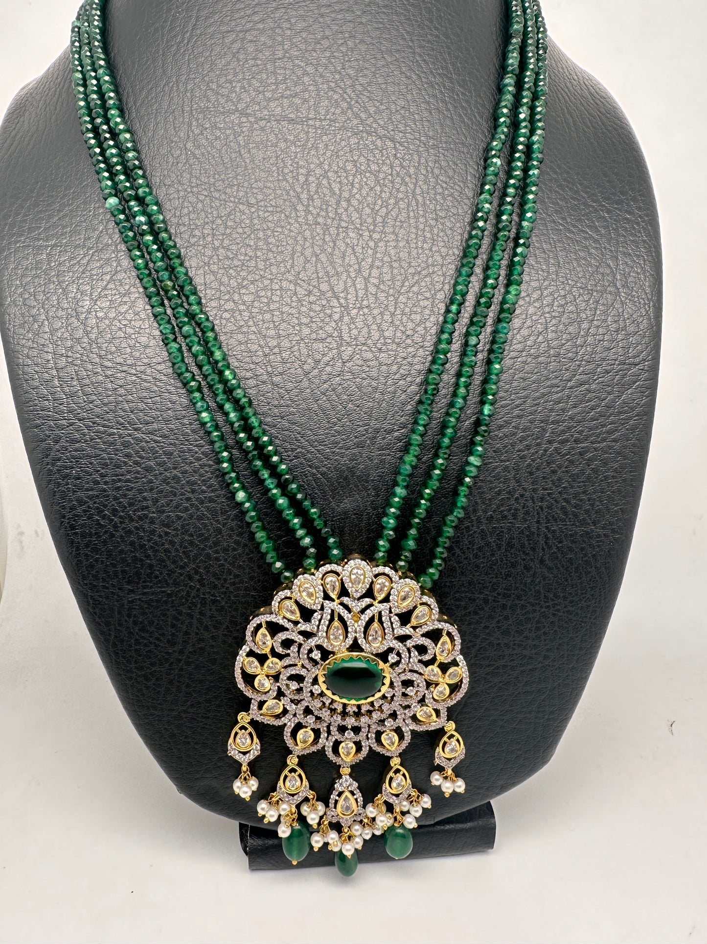 AD Dual Tone Pendent Green Onyx Beads Necklace