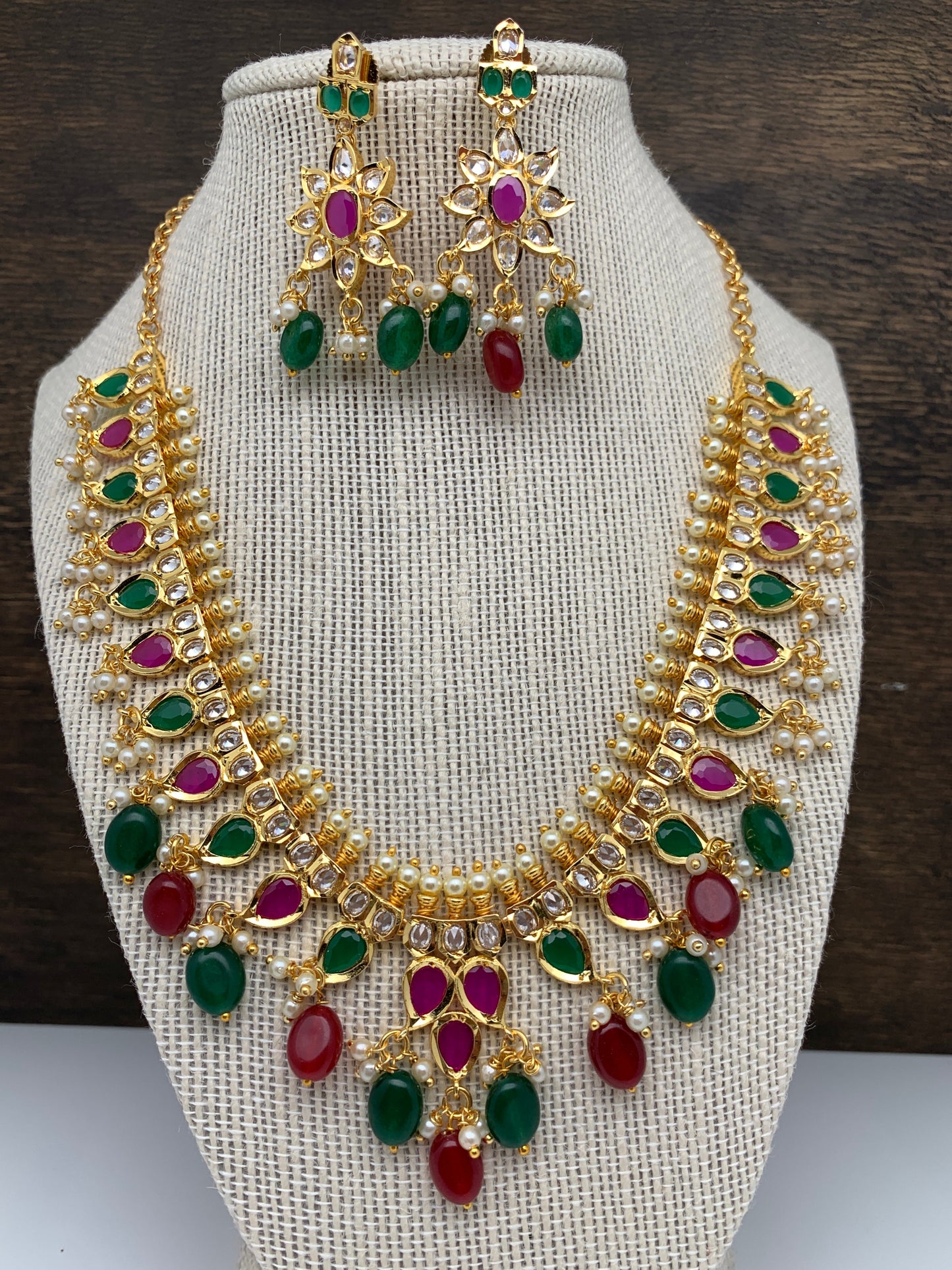 Multi Color Stones Short Necklace