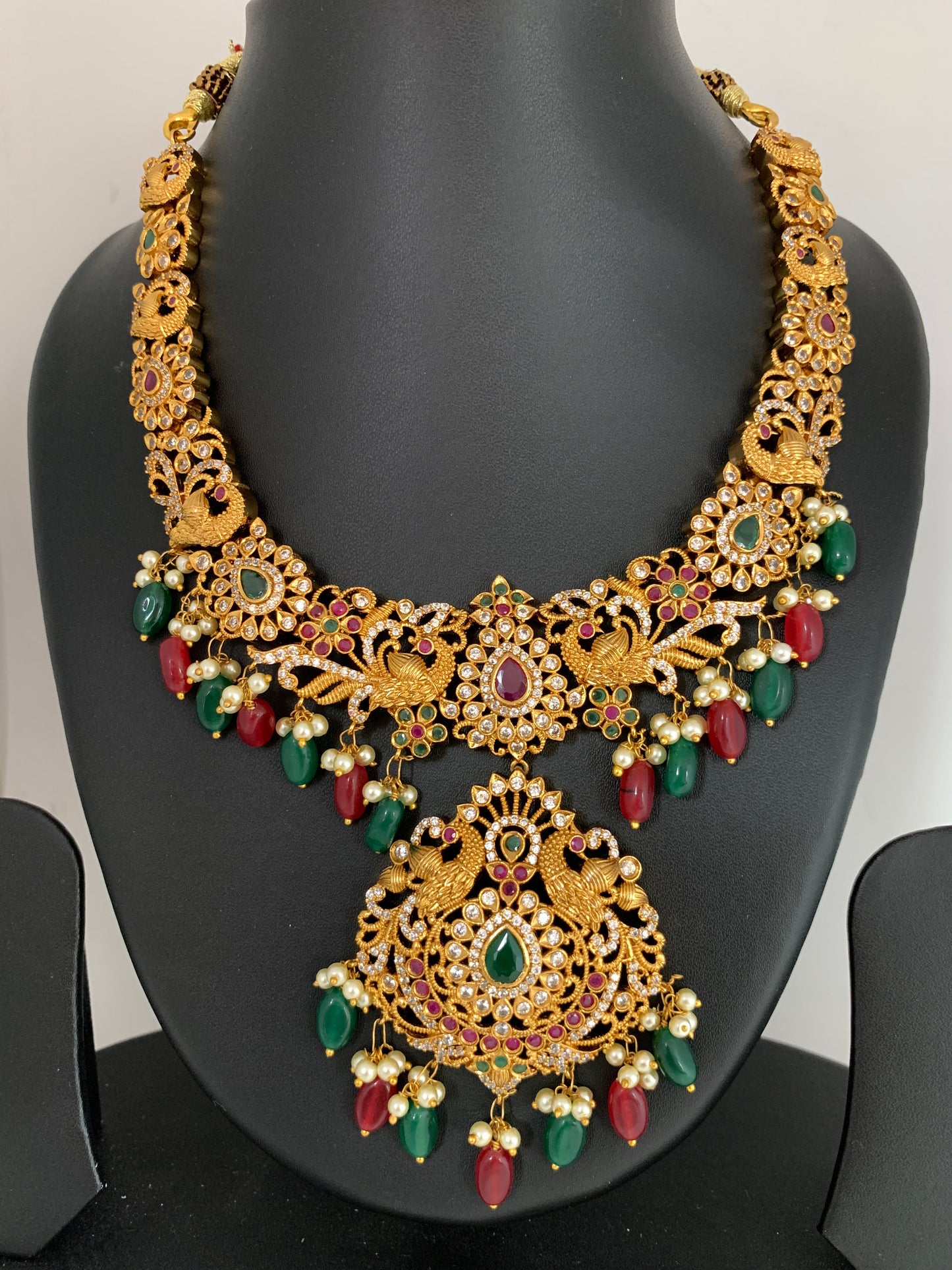 Multi Stone Red Green beads Peacock Pattern Necklace