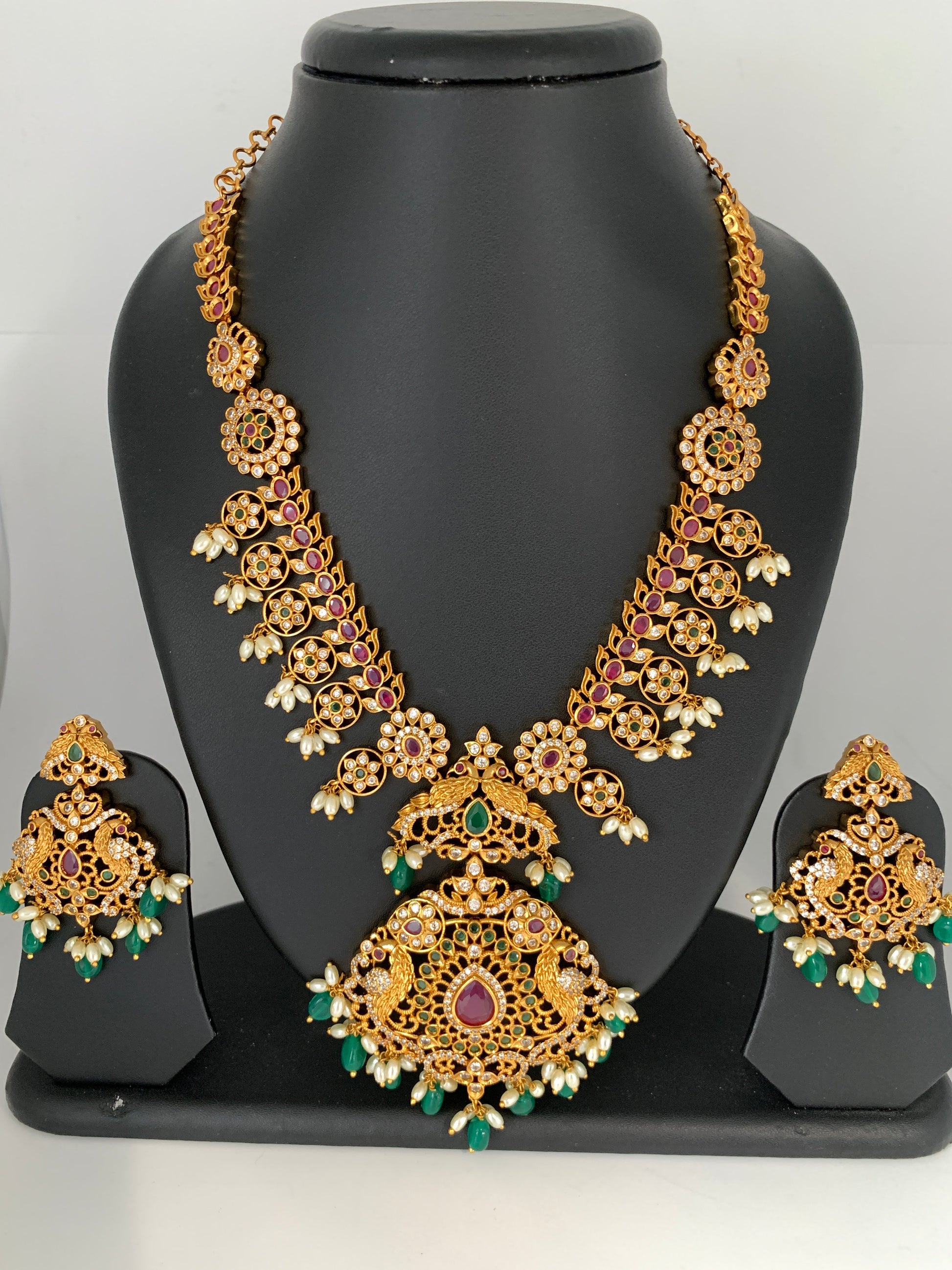 Multi Stone Green beads Bottu Necklace