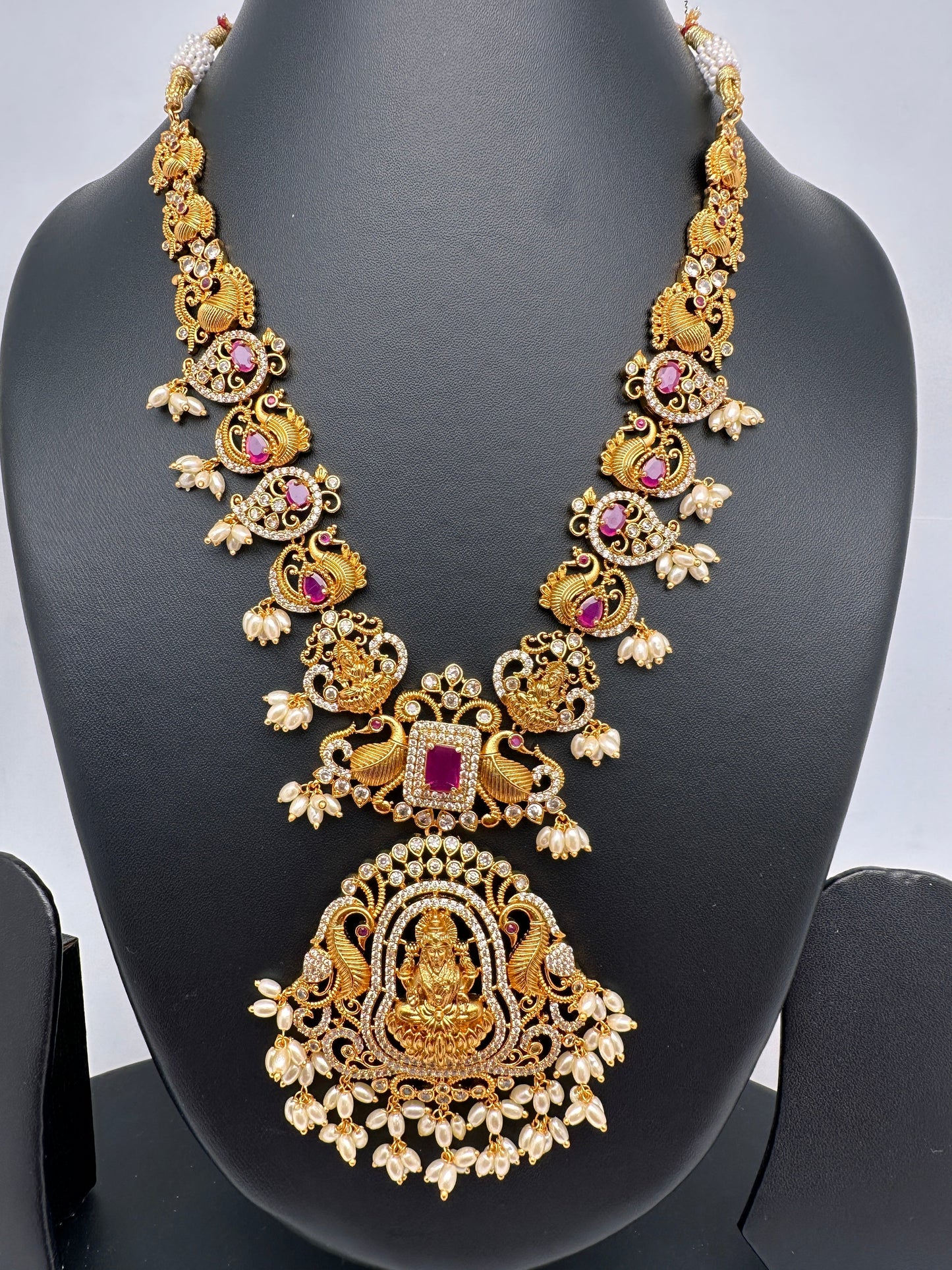 Goddess Lakshmi Red Stone Short Necklace