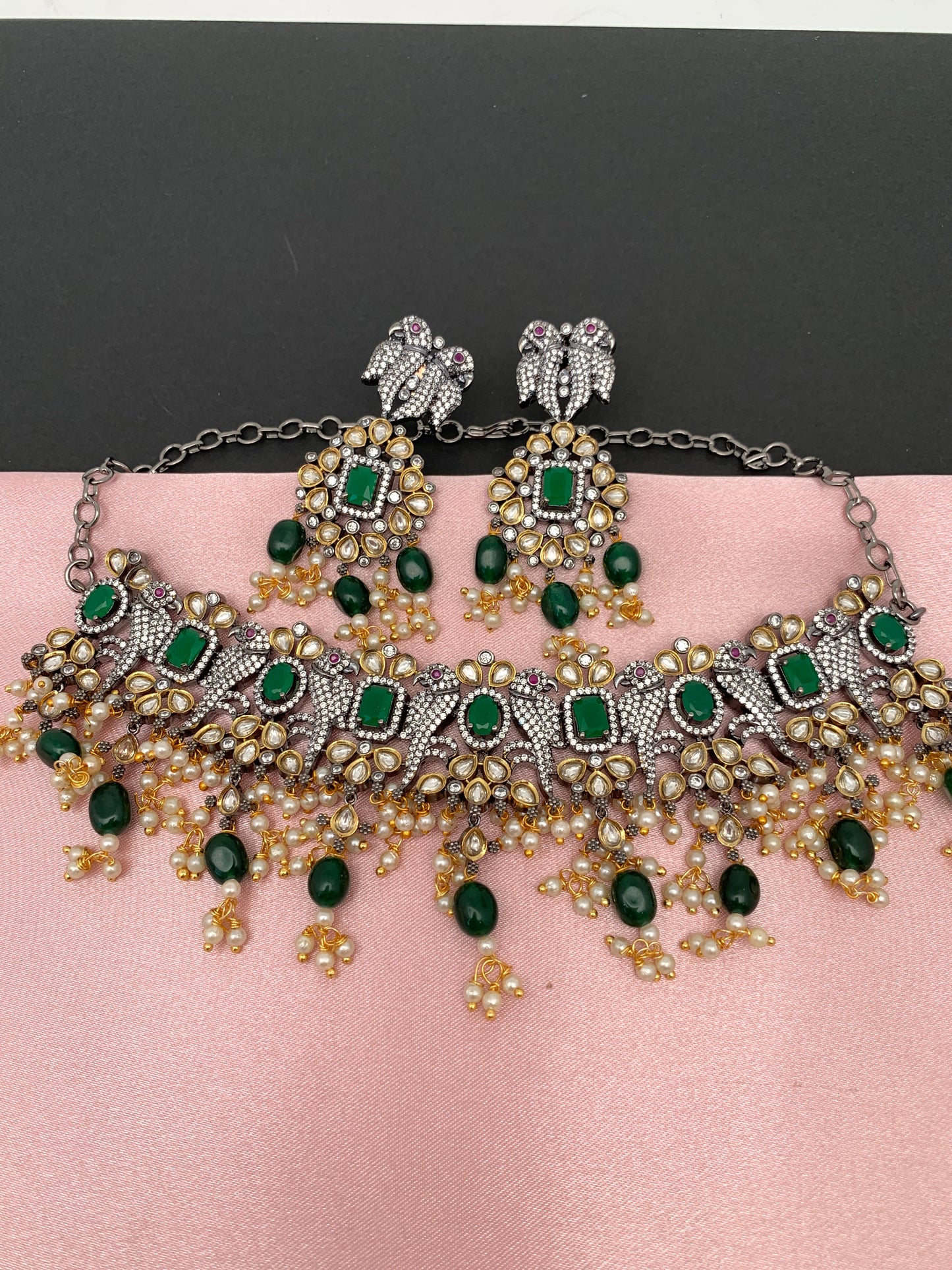 Kundan AD Green Stone Victorian Choker