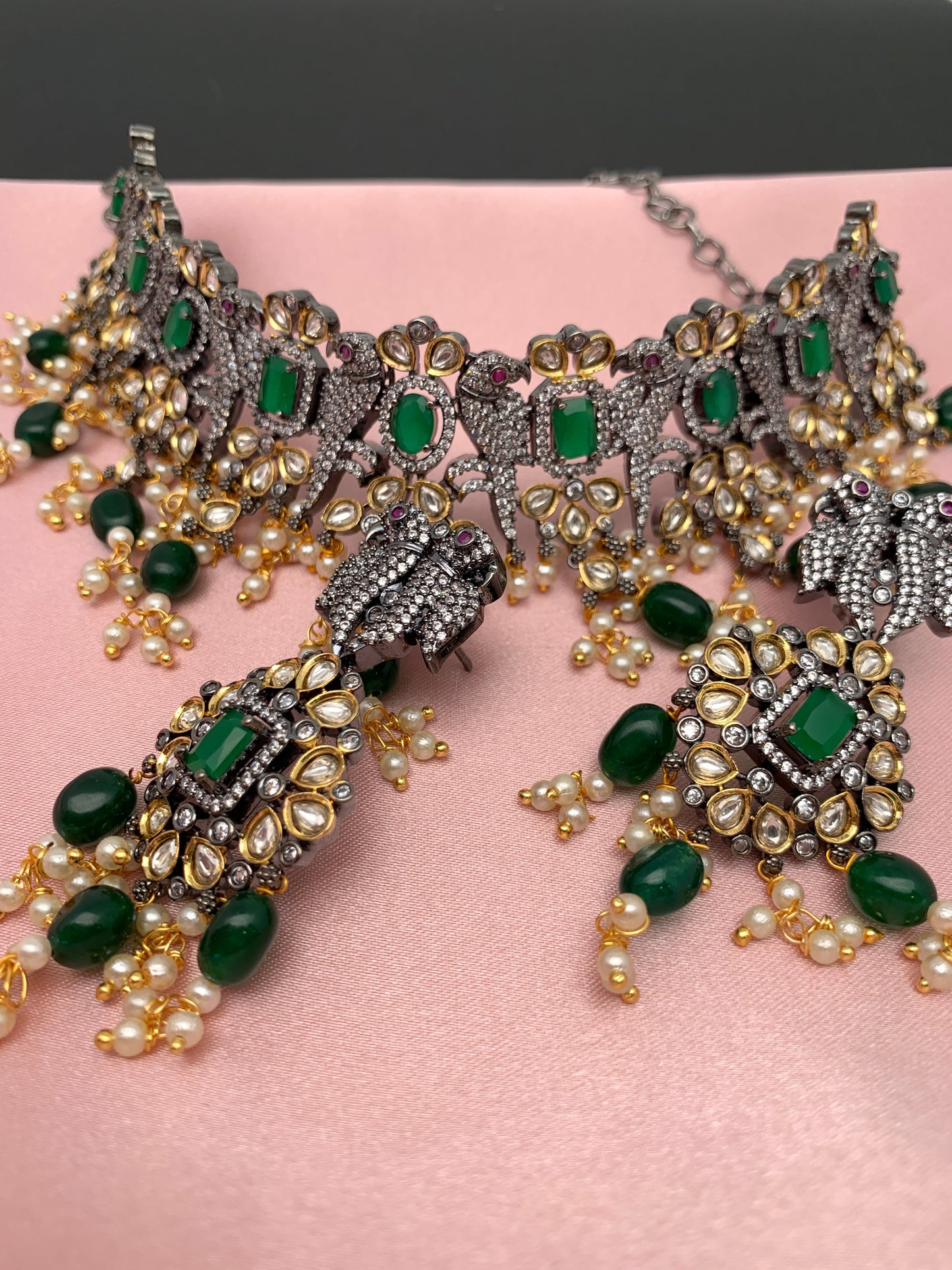 Kundan AD Green Stone Victorian Choker