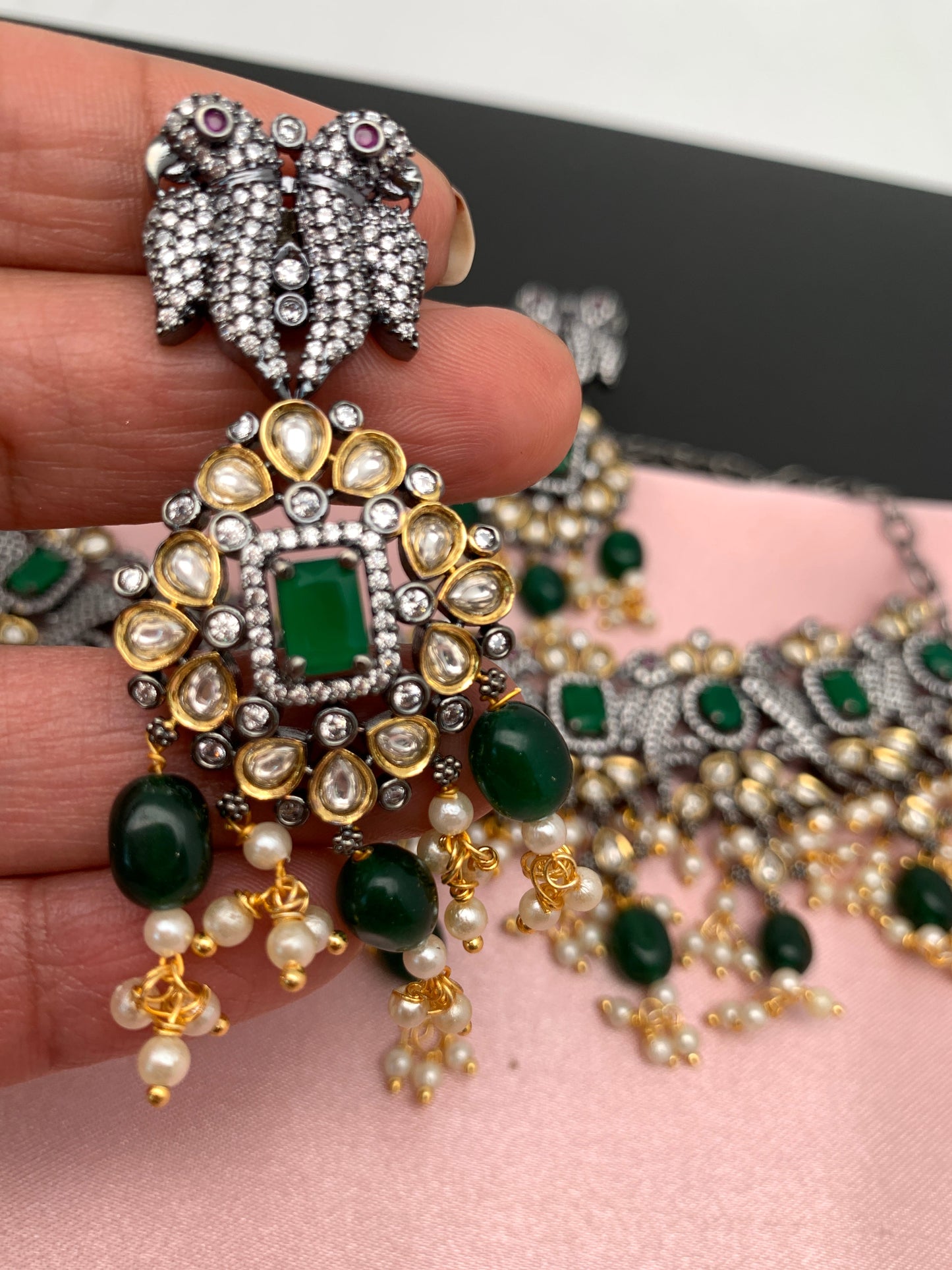 Kundan AD Green Stone Victorian Choker