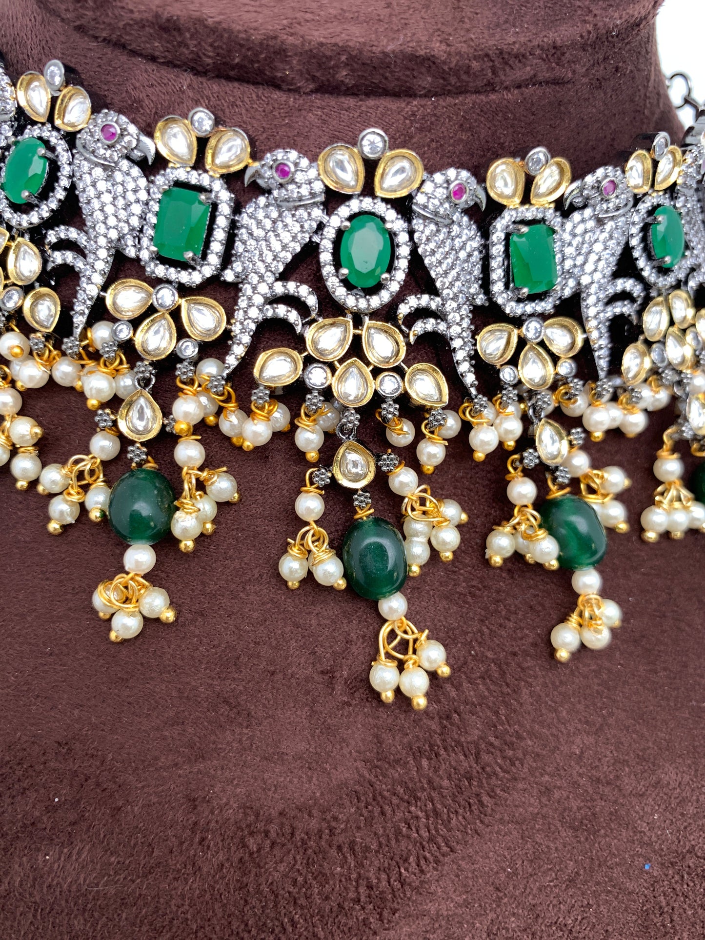 Kundan AD Green Stone Victorian Choker