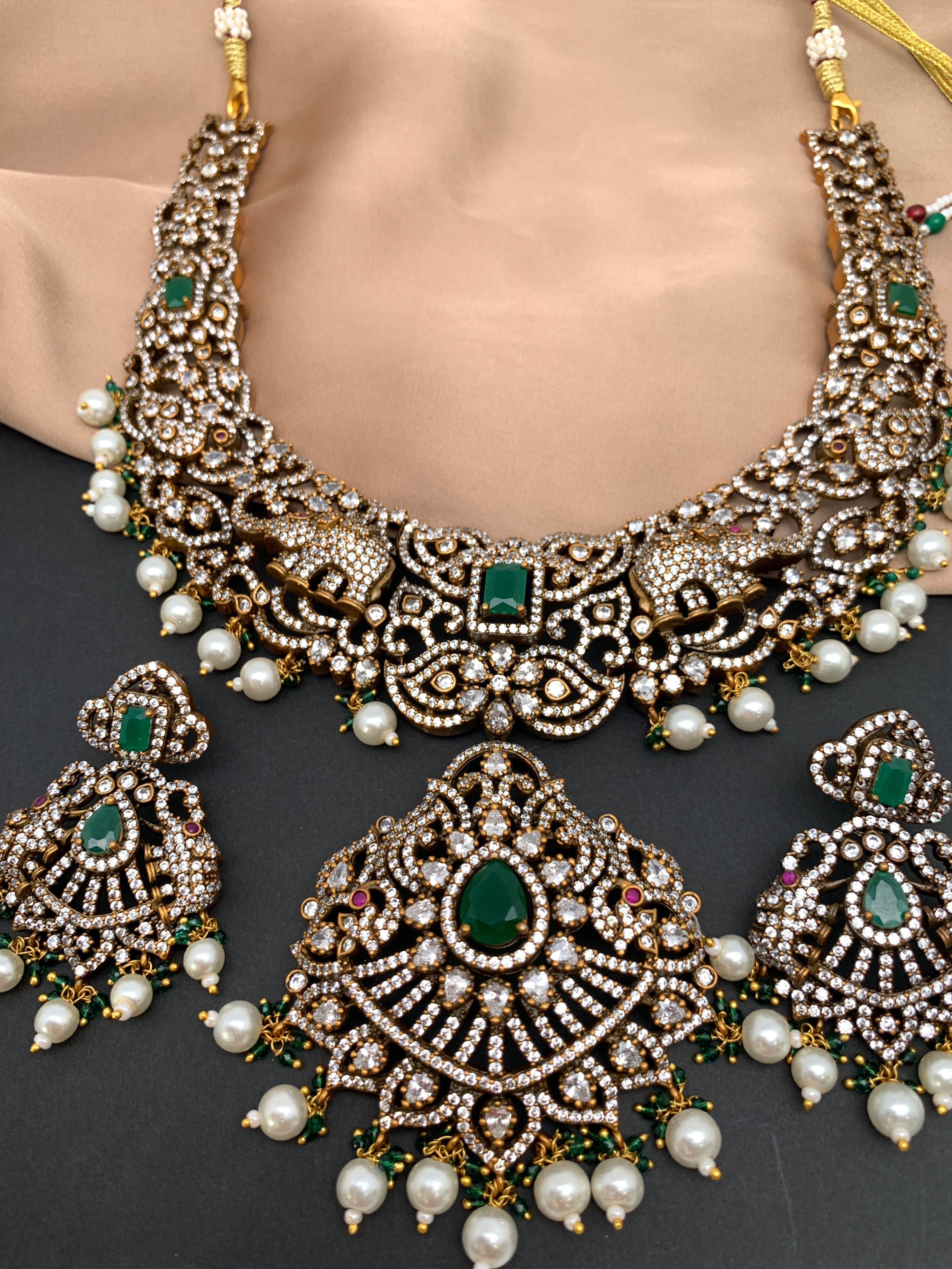 Mehandi Polish Necklace Set Gender: Women at Best Price in Mumbai |  Krishnas Sweta