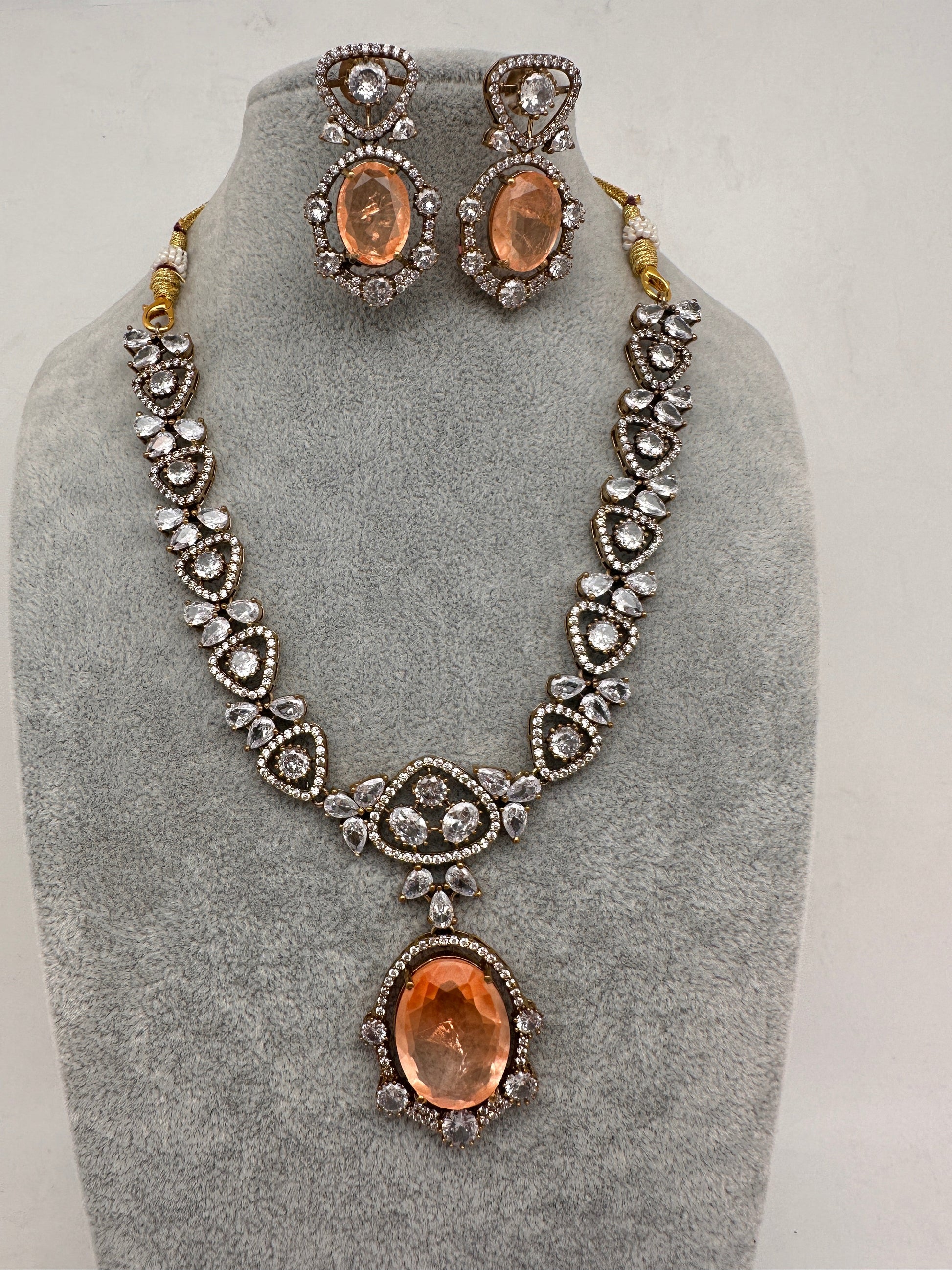 Victorian Finish AD Color Stone Short Necklace - PeachPuff