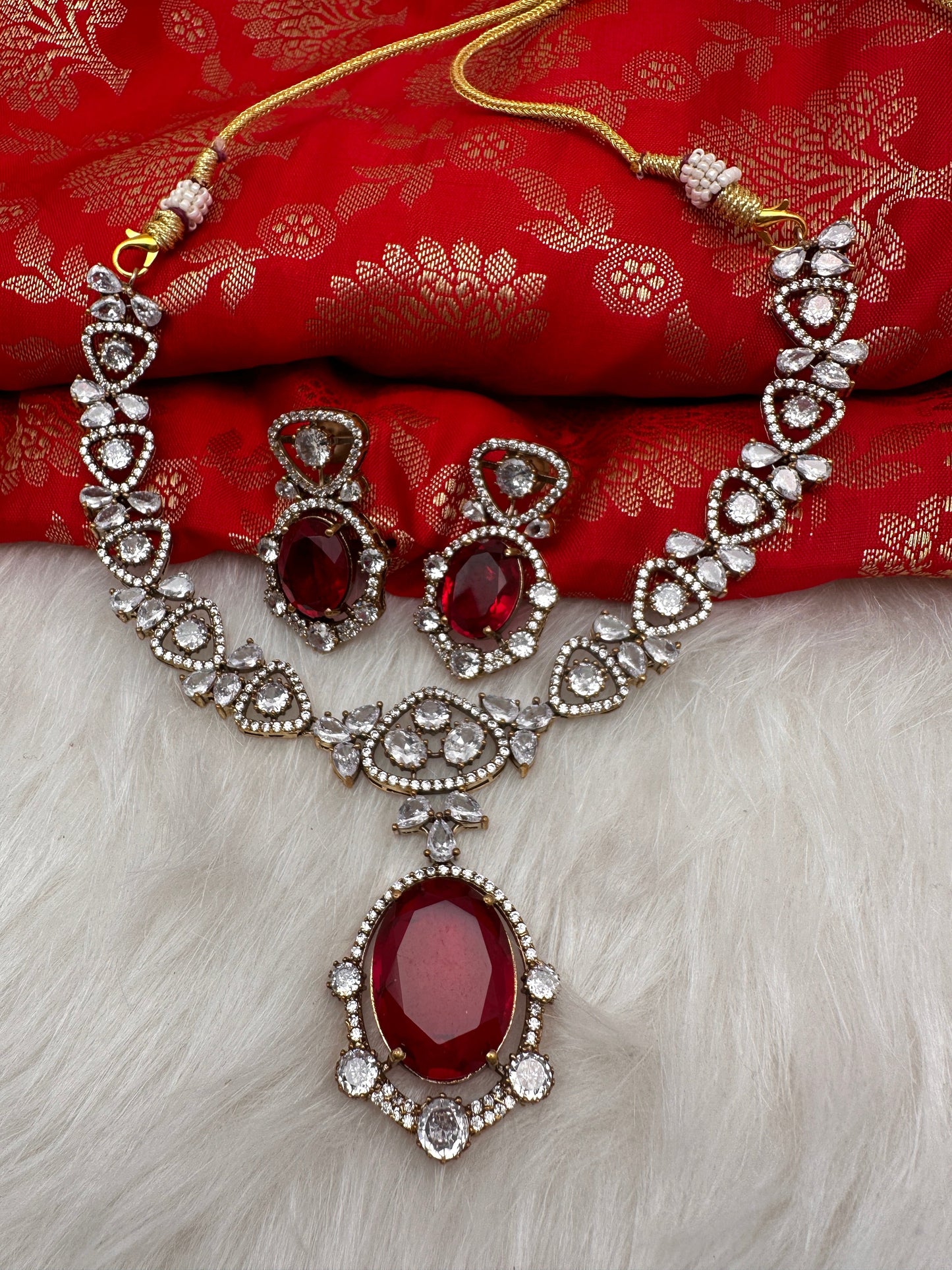 Victorian Finish AD Color Stone Short Necklace - Red